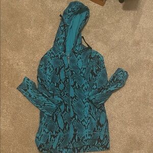 New York & Company Teal and Black Alligator Patterned Hoodie | Size XS